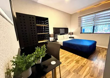RMS Hostal - Condesa hotel thumbnail 8
