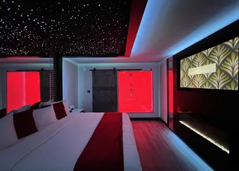 Imperial Suites - Adults Only hotel thumbnail 4