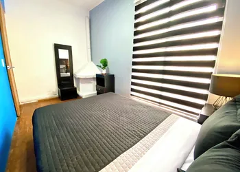 RMS Hostal - WTC hotel thumbnail 5