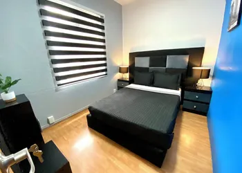 RMS Hostal - WTC hotel thumbnail 7