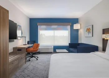 Holiday Inn Express And Suites Nacogdoches Southwest by IHG hotel thumbnail 7