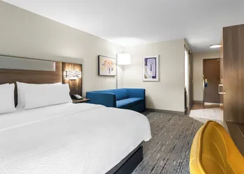 Holiday Inn Express And Suites Joplin Southeast by IHG hotel thumbnail 7