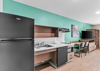 Echo Suites Sterling hotel thumbnail 8