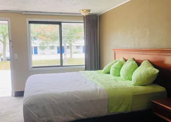 Stay-Well Inn hotel thumbnail 3