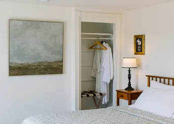 Admirals Quarters Inn hotel thumbnail 6