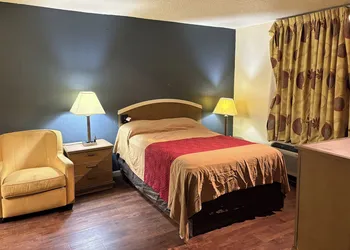 Motel 19 By Capital O Baytown I-10 hotel thumbnail 7
