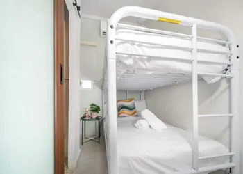 Room 6: Affordable Cool in Santurce Arts Area hotel thumbnail 5
