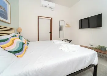 Room 11: Balcony Bliss in Creative Santurce hotel thumbnail 3