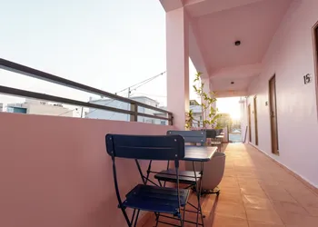 Room 11: Balcony Bliss in Creative Santurce hotel thumbnail 7