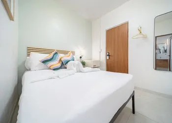 Room 3: Vibrant Walkable Hub in Santurce hotel thumbnail 4