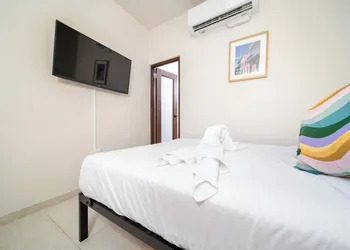 Room 3: Vibrant Walkable Hub in Santurce hotel thumbnail 6