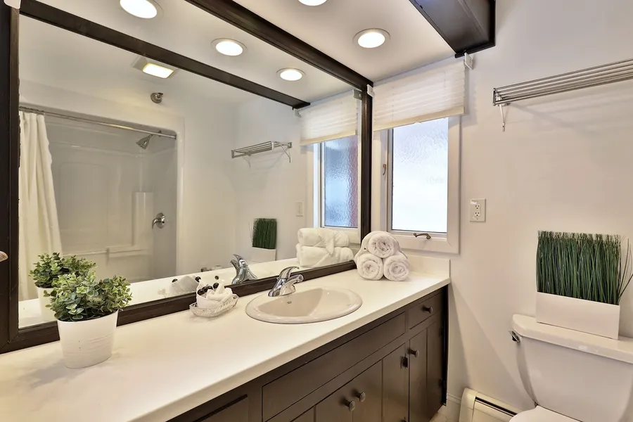 The Birch Ridge: Colonial Maple Room #1 - Queen Suite In Renovated Killington Lodge 1 Bedroom Home hotel detail image 6