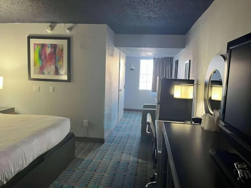 Fifth Season Suites hotel detail image 6