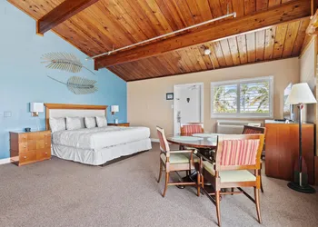 Oceanfront Inn II hotel thumbnail 4