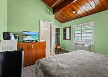 Oceanfront Inn II hotel thumbnail 8
