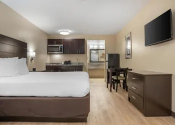 SureStay Studio by Best Western Gonzales hotel thumbnail 5