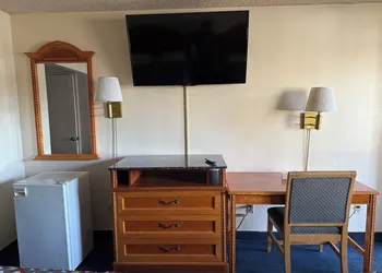 Fiesta Inn- Bell Gardens/ Los Angeles hotel thumbnail 4