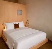 Pocketbook Hotel and Bath hotel detail image 4