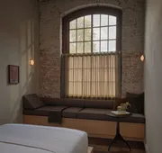 Pocketbook Hotel and Bath hotel detail image 5