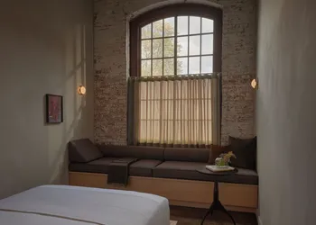Pocketbook Hotel and Bath hotel thumbnail 5