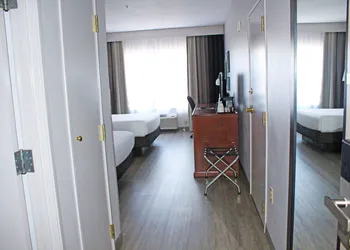 Independence Stay Hotel & Suites hotel thumbnail 7