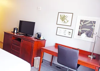Independence Stay Hotel & Suites hotel thumbnail 8