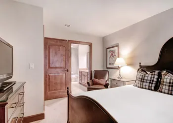 Legendary Lodging at the Ritz Carlton Residences Vail hotel thumbnail 5