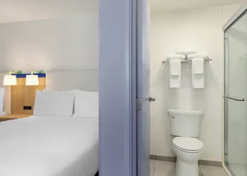 Garner Hotel Boise Airport by IHG hotel thumbnail 5