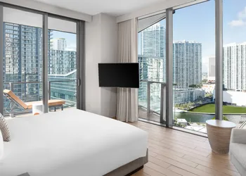 EAST Miami Residences hotel thumbnail 5