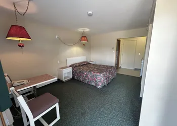 The King's Motel hotel thumbnail 3