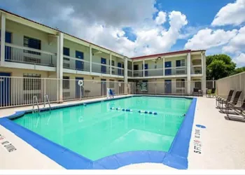 Scottish Inns and Suites Texas City, TX hotel thumbnail 4