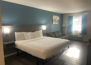 Bourbon Capital Inn hotel thumbnail 3