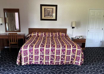 Park Inn Motel hotel thumbnail 4