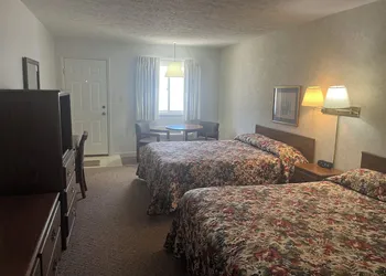Aurora Inn hotel thumbnail 5