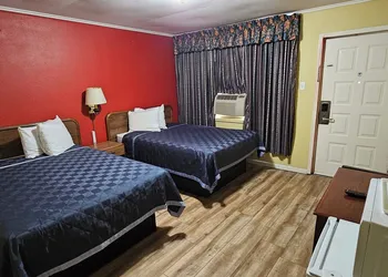 Deluxe Inn hotel thumbnail 2