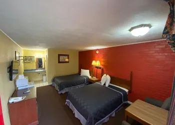Deluxe Inn hotel thumbnail 7