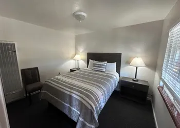 Lee Vining Motel hotel thumbnail 4