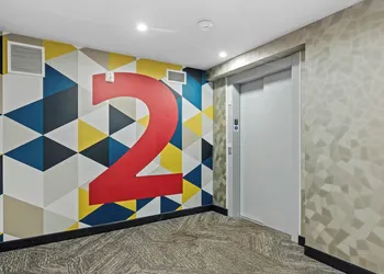 Studio 6 Richmond Airport hotel thumbnail 2