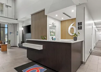 Studio 6 Richmond Airport hotel thumbnail 3