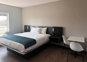 Studio 6 Richmond Airport hotel thumbnail 7