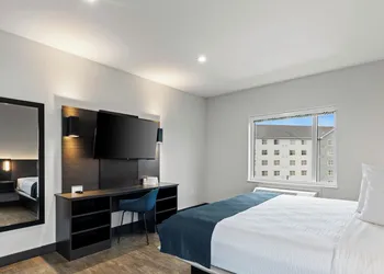 Studio 6 Richmond Airport hotel thumbnail 8