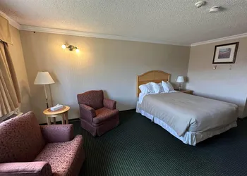 Travelodge by Wyndam Chetwynd hotel thumbnail 8