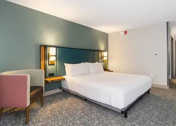 Wingate by Wyndham Geneva at SPIRE Academy hotel thumbnail 4