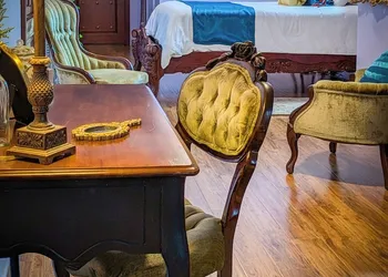 Uhuburg Castle hotel thumbnail 4