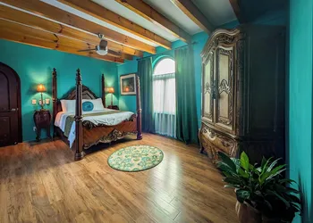 Uhuburg Castle hotel thumbnail 7