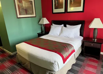 Albany Plaza Hotel hotel thumbnail 4