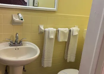 Bedford Motel hotel thumbnail 6