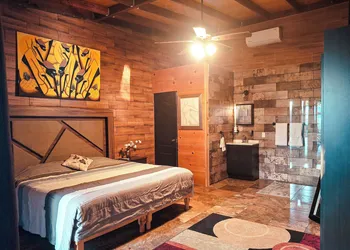 Jimmy & Yudy's place hotel thumbnail 2