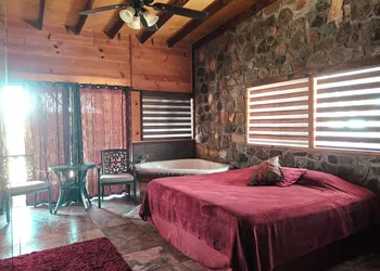 Jimmy & Yudy's place hotel thumbnail 8