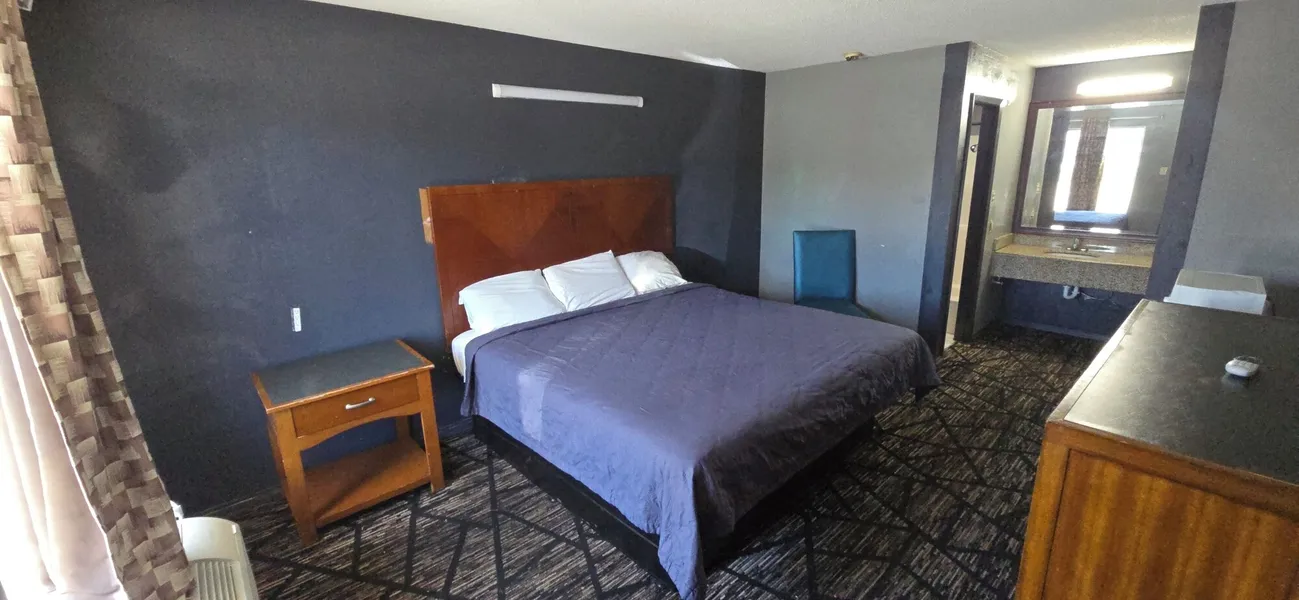 c towninn and suites hotel detail image 2